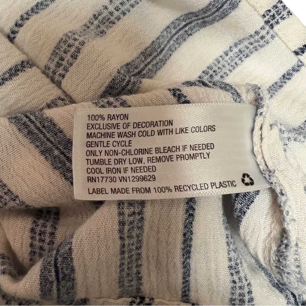 Knox Rose V Neck Striped Casual Top, Size Small - Picture 8 of 10